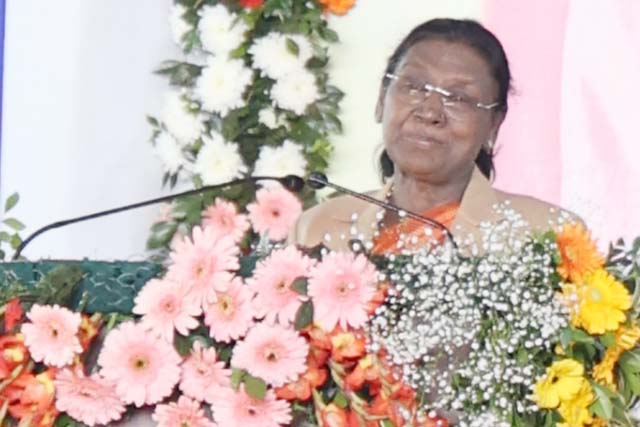 तीन राज्यों के मुख्यमंत्री मिलकर कार्तिक उरांव का विश्वविद्यालय सपना पूरा करें : राष्ट्रपति द्रौपदी मुर्मू