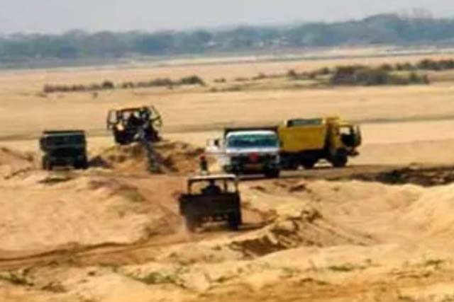पटना में अवैध बालू कारोबार फिर सक्रिय, ठंड से कीमतें घटीं