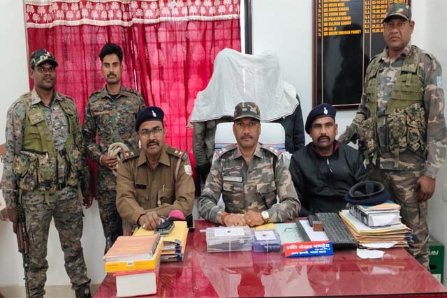 वाहन चेकिंग में हथियार और गोली के साथ दो युवक गिरफ्तार