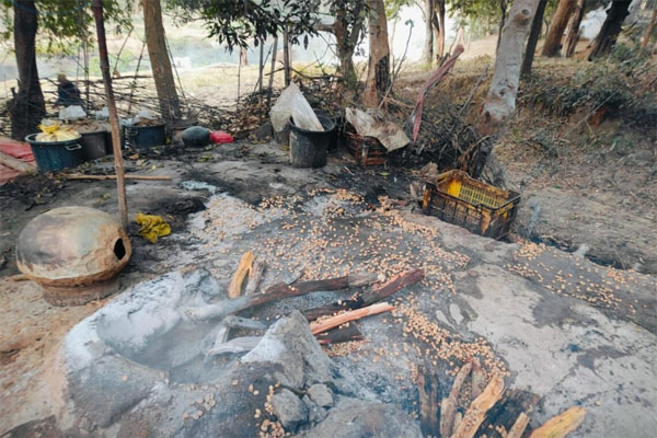उत्पाद विभाग का छापा, तीन भट्ठियां ध्वस्त