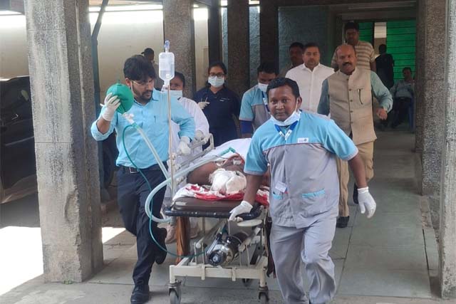 फल कारोबारी को दिनदहाड़े मारी गोली, गंभीर