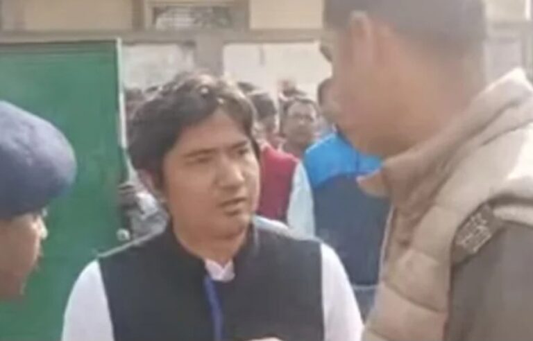 रांची निकाय चुनाव: वार्ड 18 में कांग्रेस और झामुमो नेताओं के बीच नोकझोंक, वार्ड 24 में समर्थकों के बीच झड़प