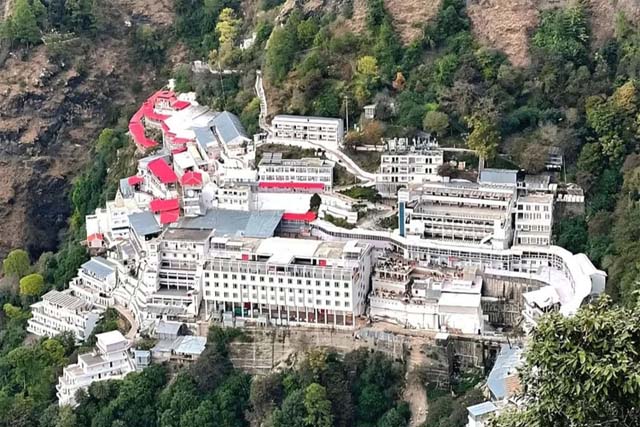 नवरात्र पर वैष्णो देवी में बिना आरएफआईडी कार्ड नहीं मिलेगी एंट्री, सुरक्षा के कड़े इंतजाम