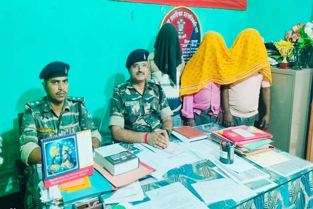 गोशाला का दरवाजा तोड़कर बैल चुराने वाले गिरोह के तीन सदस्य गिरफ्तार, पिकअप वैन जब्त