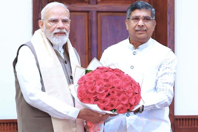 प्रधानमंत्री से मिले भाजपा प्रदेश अध्यक्ष आदित्य साहू, शासन प्रमुख के रूप में 8931 दिन पूरे होने पर दी बधाई