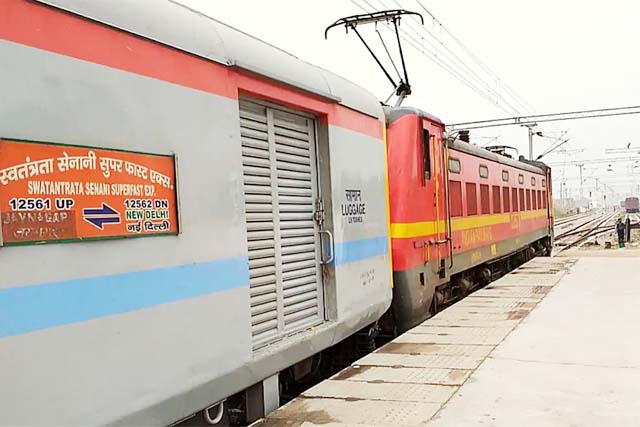 ये चुनिंदा मेल एक्सप्रेस, जिनका किराया कम, लेकिन स्पीड में देती हैं वंदेभारत एक्सप्रेस जैसा मजा