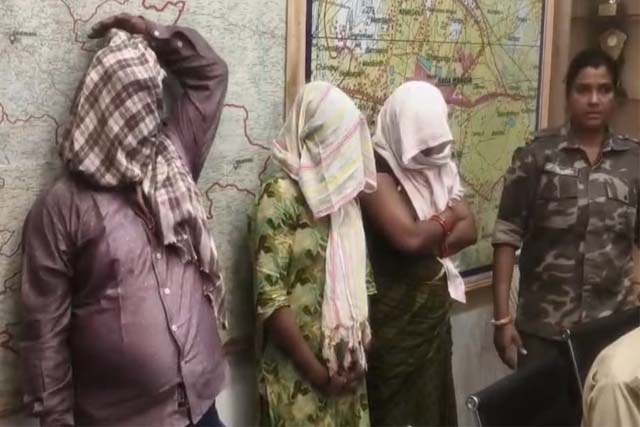 देवघर : सिर कटे शव मामले में दो महिला और एक पुरुष गिरफ्तार, हथियार व वाहन बरामद