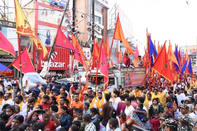 रामनवमी पर तेज बारिश भी नहीं रोक पाई आस्था का सैलाब, भक्तों ने जय श्रीराम के लगाये जयकारे