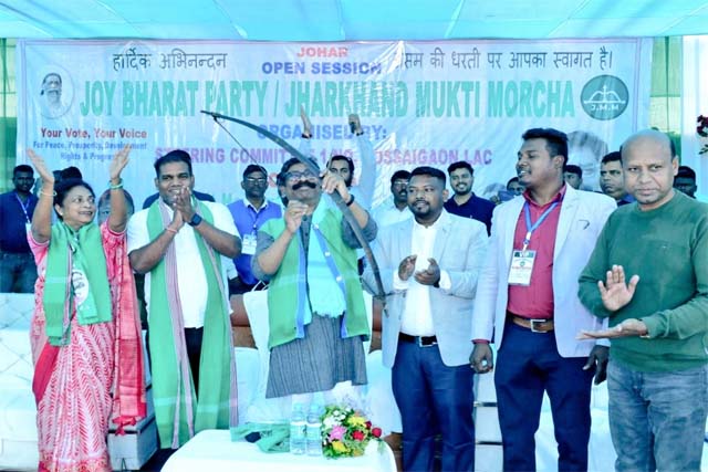 वंचित समाज अपने अधिकारों के लिए वोट करेगा और तीर-धनुष को आशीर्वाद देगा : हेमंत