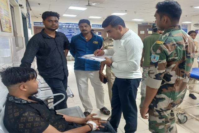 शादी समारोह में दुल्हन के चाचा ने दूल्हे के भाई को मारी गोली, फरार