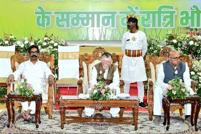लोकभवन में रात्रि भोज का आयोजन, मुख्यमंत्री सहित अन्य हुए शामिल