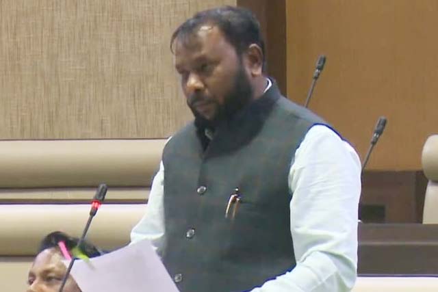 खूंटी में जर्जर सड़कों का मुद्दा विधानसभा में उठा, विधायक सुदीप गुड़िया ने जल्द मरम्मत की मांग की