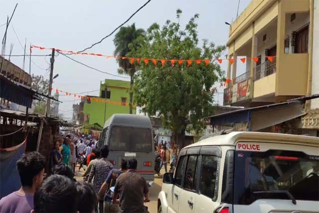 जनसैलाब के बीच शहीद प्रहलाद कुमार सिंह को दी गयी अंतिम विदाई