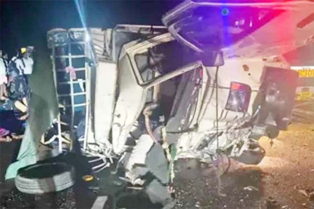 तीर्थयात्रियों से भरी बोलेरो ट्रक से भिड़ी, 8 की मौत, PM मोदी ने दुख व्यक्त किया