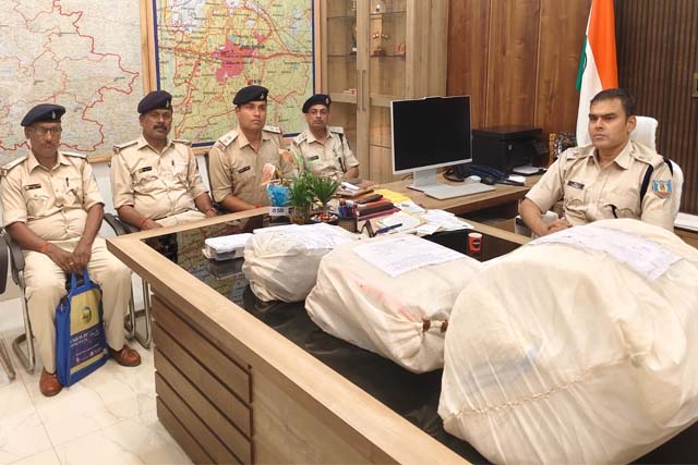 देवघर में 33 किलो गांजा के साथ दो गिरफ्तार