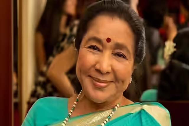 आशा भोसले को हार्ट अटैक, अस्पताल में भर्ती