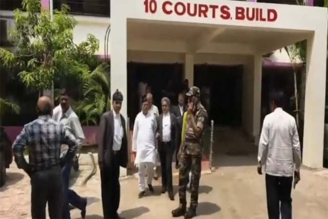 चुनाव आचार संहिता उल्लंघन मामले में दुमका कोर्ट पहुंचे विधायक स्टीफन मरांडी, 25 मई को अगली सुनवाई