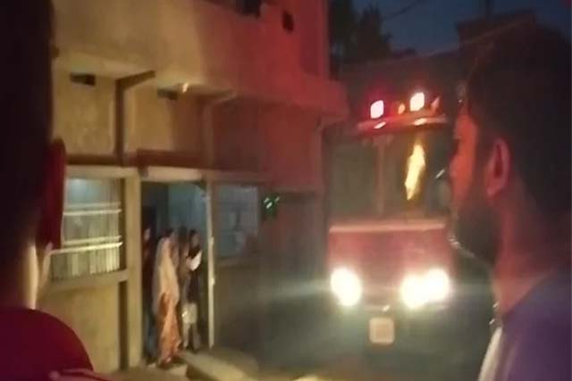 कपड़े के गोदाम में लगी आग, 40 लाख का नुकसान