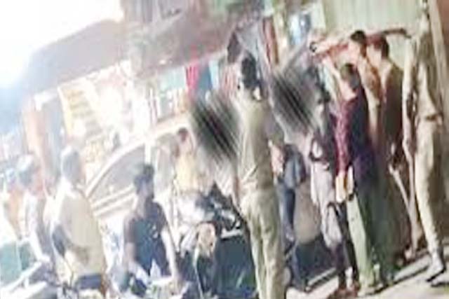 बलिया में स्पा सेंटर पर दिल्ली पुलिस का छापा, सात लड़कियों समेत नौ पकड़े गए