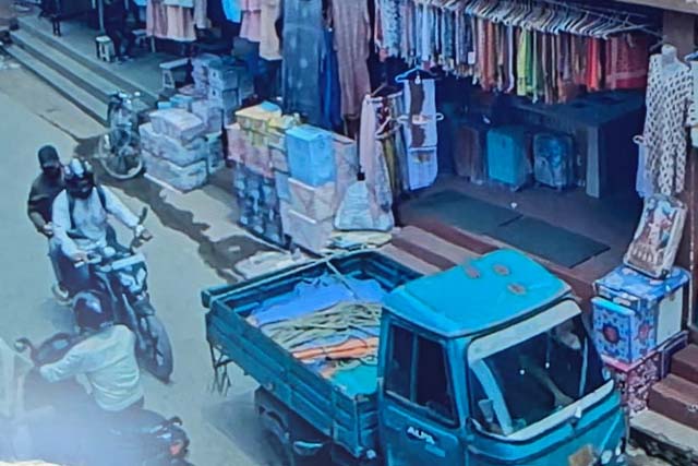 बरहेट में आभूषण दुकान से लाखों के स्वर्ण आभूषण ले उड़े बाइक सवार चोर