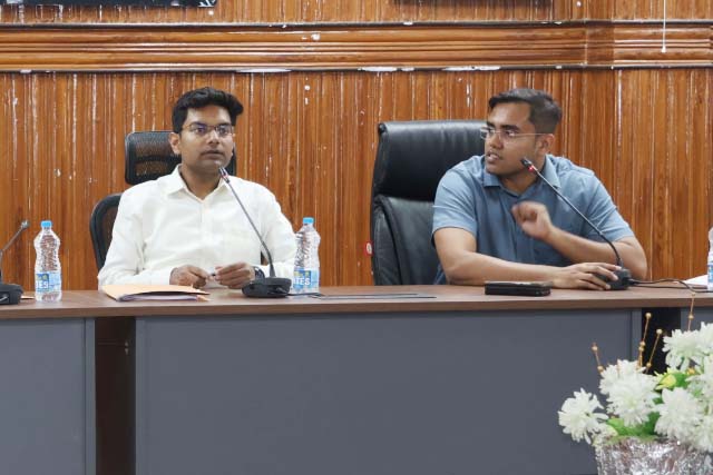 लापरवाही की तो खैर नहीं, डॉक्टरों की हाजिरी पर सीसीटीवी से नजर : डीसी