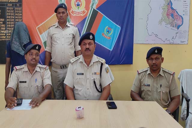 साहिबगंज के उधवा में 7.88 ग्राम एमडीएमए ड्रग के साथ तस्कर गिरफ्तार