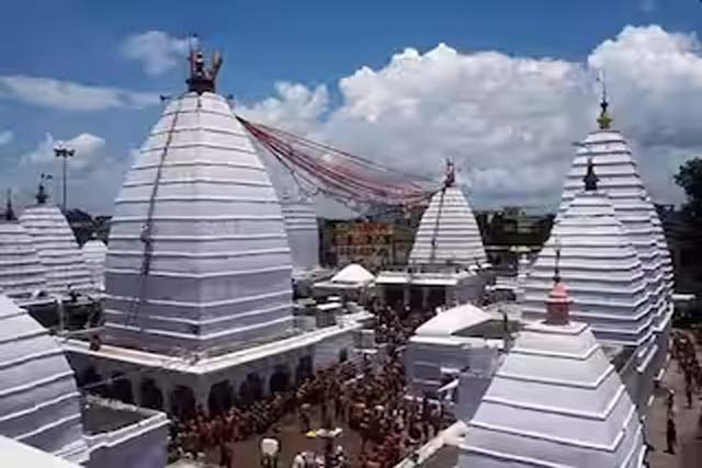 श्रावणी मेले के लिए प्रशासन का बड़ा फैसला, देवघर बाबा मंदिर में मोबाइल और बैग पर बैन