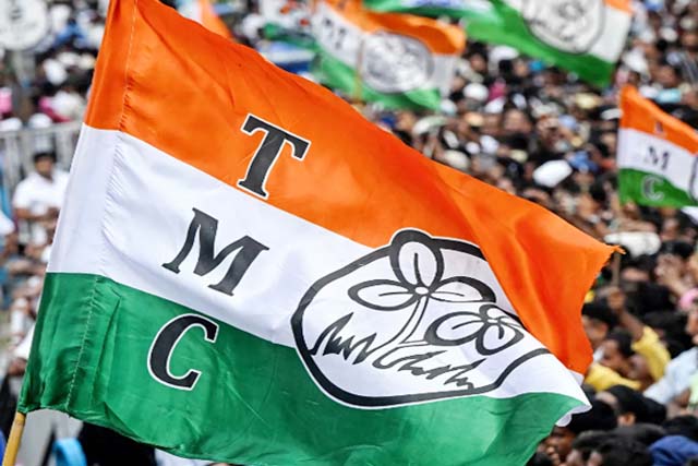 टीएमसी के 50 विधायक बदल सकते हैं पाला, चुनाव चिन्ह भी पड़ सकता है खतरे में