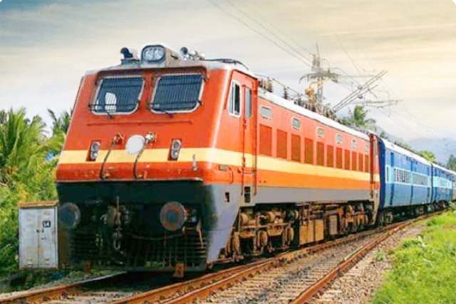 पूर्वी सिंहभूम : पुरुलिया रेलखंड पर तीन चरणों में ट्रैफिक और पावर ब्लॉक, कई ट्रेनें रद्द