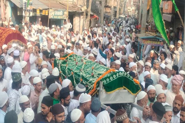 पलामू में एक साथ उठे पांच जनाजे, सैकड़ों लोगों ने दिया कंधा