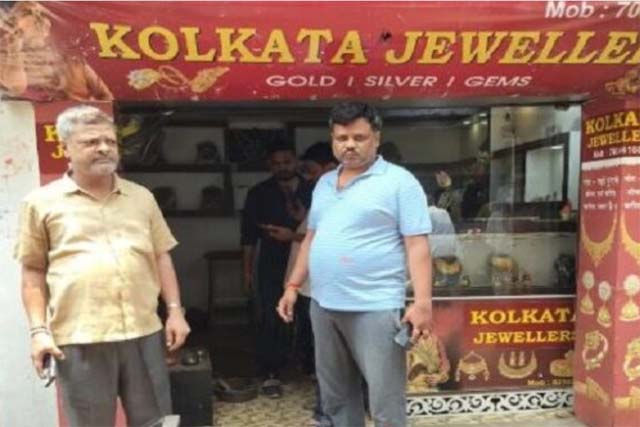 जेवर दुकान में सेंधमारी कर चोरों ने की 11 लाख की चांदी और नकदी की चोरी