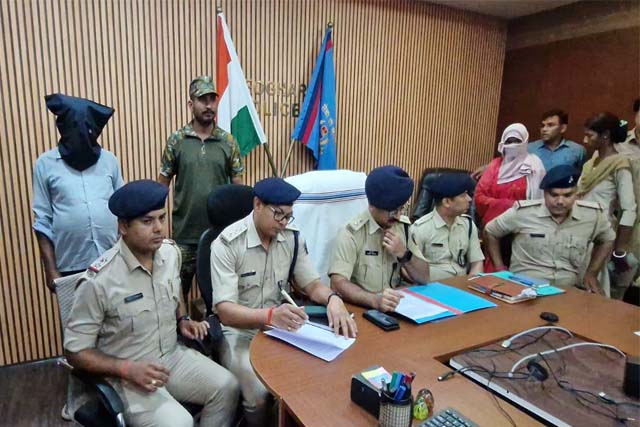 जसीडीह में नशे के सौदागरों पर पुलिस का शिकंजा, 76 ग्राम ब्राउन शुगर के साथ छह गिरफ्तार
