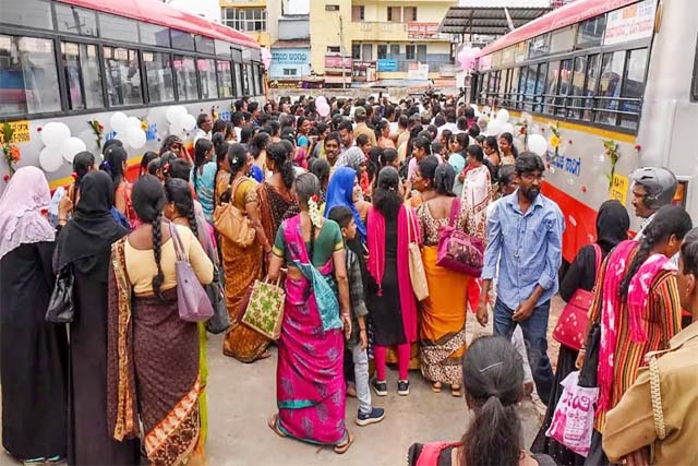 केरल में 15 जून से महिलाओं और ट्रांसजेंडर समुदाय को मिलेगी मुफ्त बस यात्रा की सुविधा