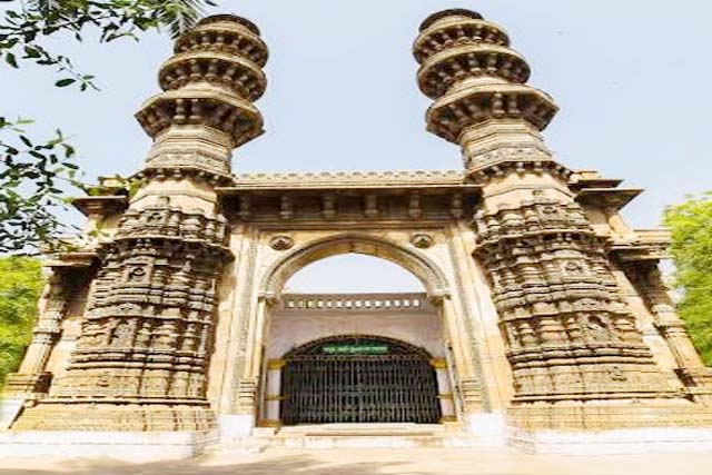 सदियों पुरानी ‘झूलती मीनारें’ आज भी वैज्ञानिकों के लिए बनी हैं रहस्य