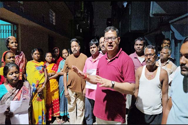 मानगो में मकान तोड़ने के नोटिस से मचा दहशत, लोगों ने भाजपा नेता से लगाई गुहार