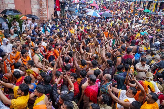 पुरी रथ यात्रा : पहंडी अनुष्ठान के साथ भगवान जगन्नाथ की भव्य यात्रा का शुभारंभ