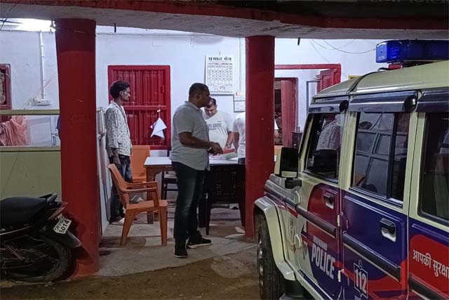 रांची में आधी रात सड़कों पर उतरे एसएसपी राकेश रंजन, थानों का किया औचक निरीक्षण