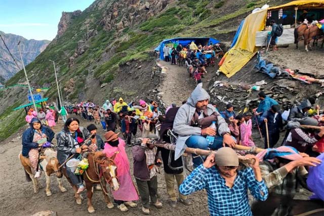 अमरनाथ के लिए 6,251 तीर्थयात्रियों का जत्था जम्मू से रवाना, 50 विदेशी श्रद्धालु भी शामिल
