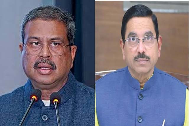 धर्मेंद्र प्रधान का इस्तीफा मंजूर, प्रह्लाद जोशी को शिक्षा मंत्रालय का अतिरिक्त प्रभार