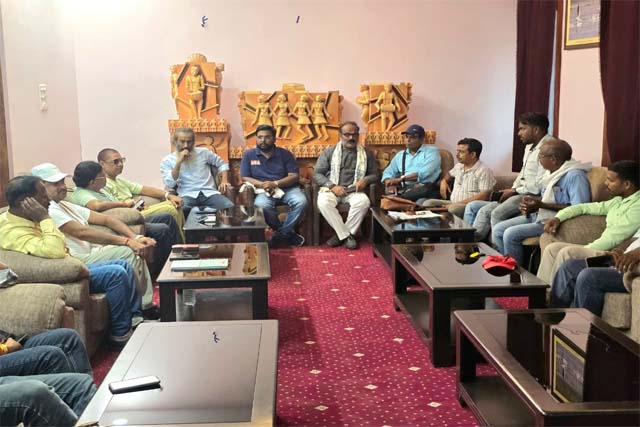 साहिबगंज में पत्रकारों की गिरफ्तारी मामले में झारखंड जर्नलिस्ट एसोसिएशन गंभीर, जांच समिति गठित