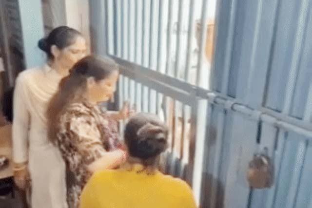 जेल में रक्षाबंधन: दो मिनट की मुलाकात में छलका भाई-बहन का प्यार