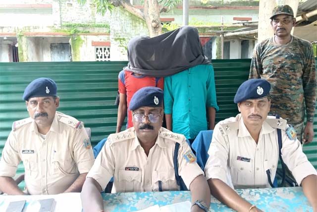 जमीन विवाद में तीन लोगों की हत्या का खुलासा, दो आरोपित गिरफ्तार