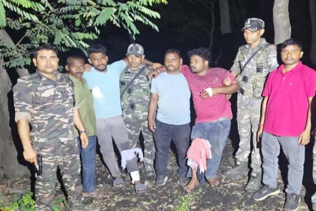 पुलिस और राहुल दुबे गैंग के बीच मुठभेड़ ,अपराधियों के पैर में लगी गोली