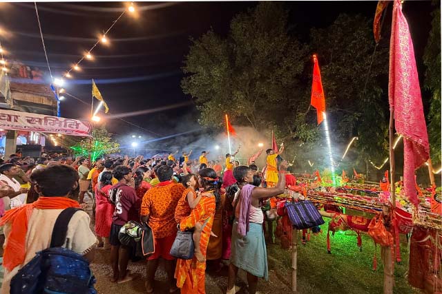 श्रद्धा और भक्ति का अनूठा संगम: कहलगांव पड़ाव संघ की 114वीं भव्य कांवर यात्रा, 81 फीट का विशाल कांवर बना आकर्षण का केंद्र
