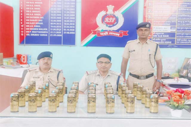 साहिबगंज- हावड़ा–गया एक्सप्रेस से 40 बीयर कैन बरामद, RPF की संयुक्त कार्रवाई में तस्करी का प्रयास विफल