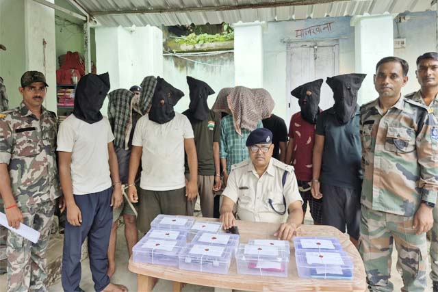 देवघर : पीएम किसान योजना के नाम पर ठगी के आरोप में 10 गिरफ्तार