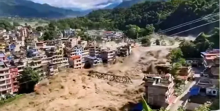 नेपाल में बाढ़ से हुई भारी तबाही में लापता भारतीयों की तलाश जारी
