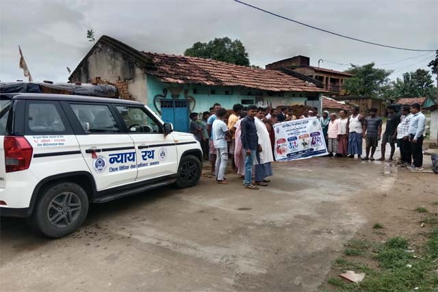 जामताड़ा : बुधुडीह में पहुंचा न्याय रथ, ग्रामीणों को बताए कानूनी अधिकार और मुफ्त विधिक सहायता के रास्ते