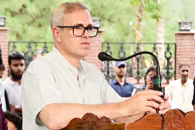 उमर अबदुल्ला ने जम्मू-कश्मीर को पूर्ण राज्य का दर्जा वापस दिलाने के लिए विधानसभा में प्रस्ताव पेश किया