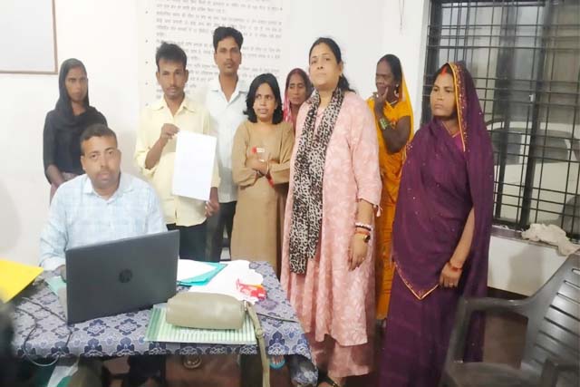 देवघर : 14 साल बाद परिवार से मिली बेटी, जिसे मृत मान चुके थे परिजन